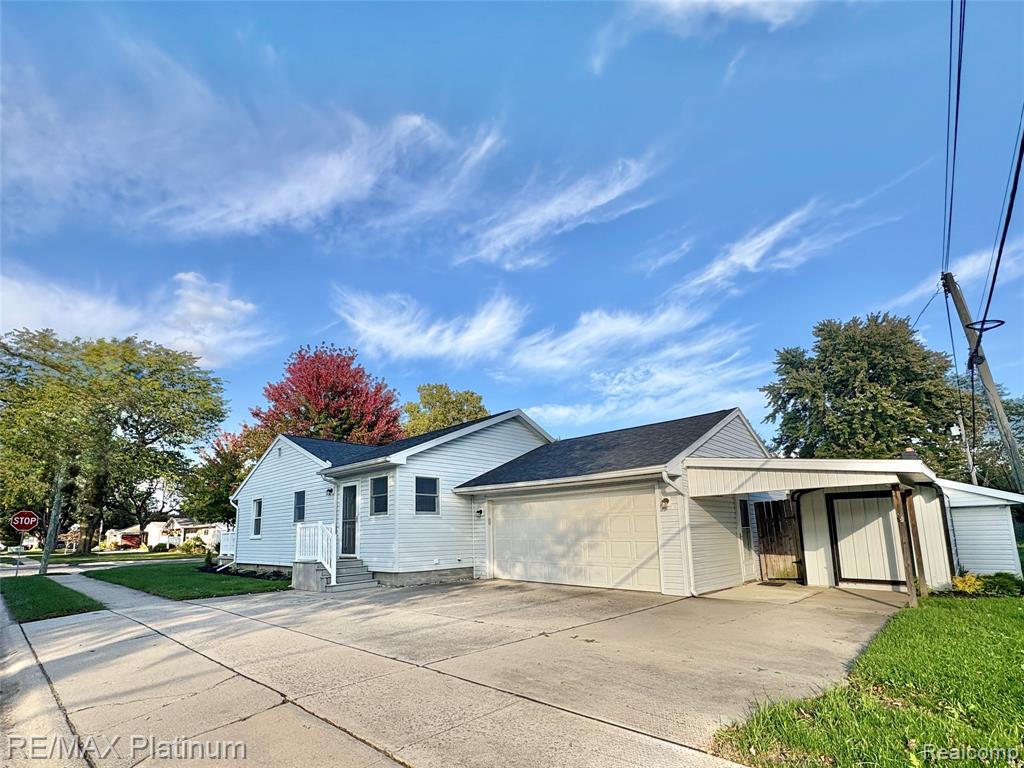 971 Strawberry Street, Dundee, MI 48131 — Photo 2