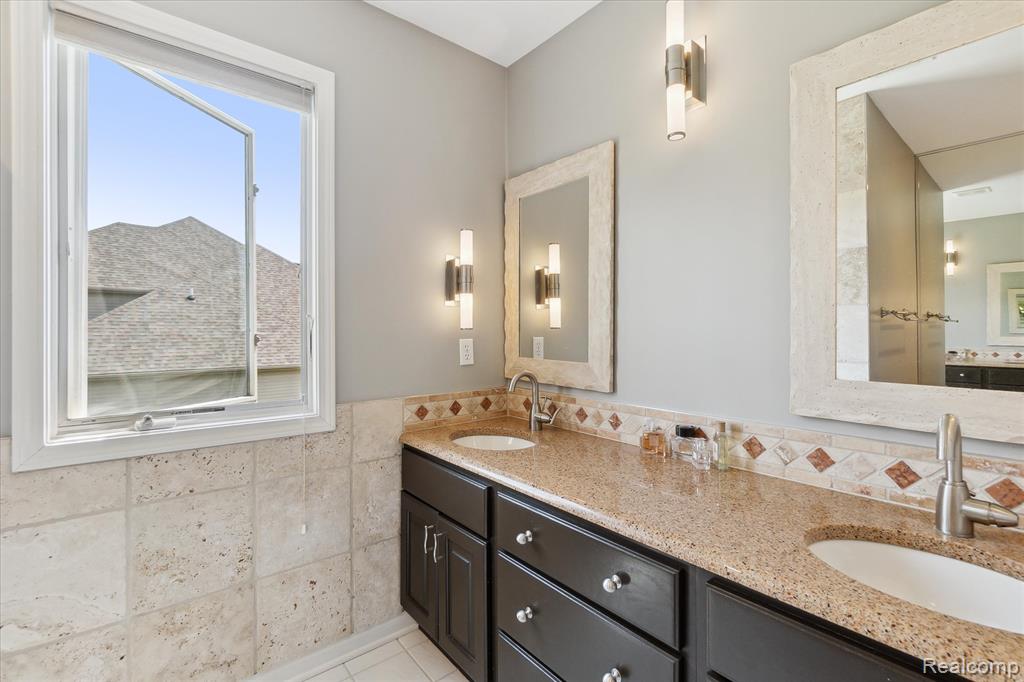 672 Morningside Drive, Grand Blanc, MI 48439 — Photo 26