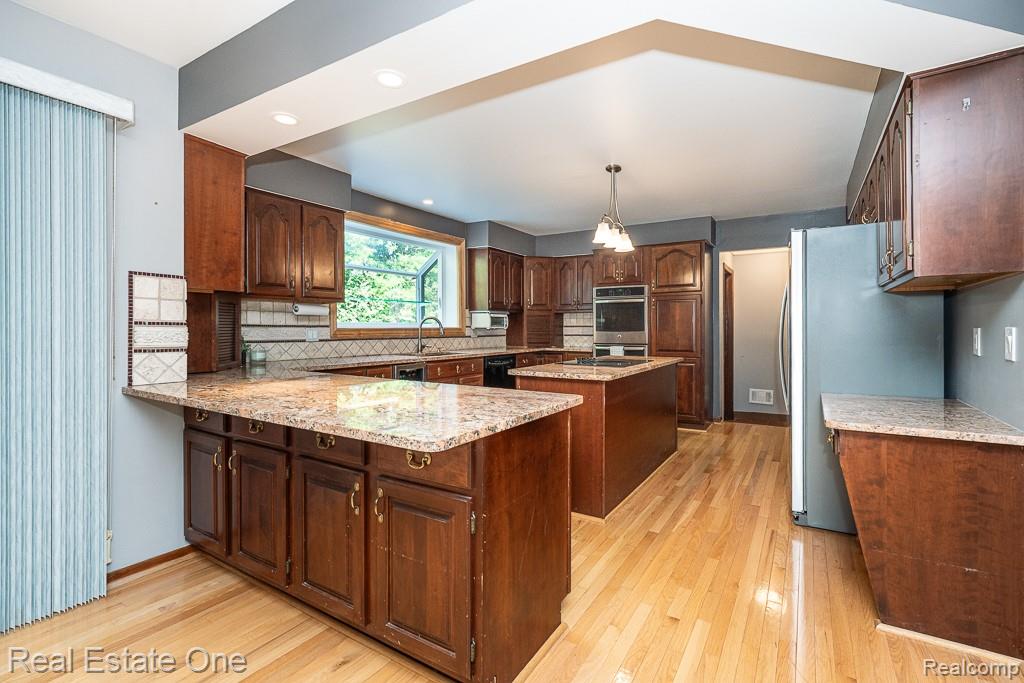 5129 Highmount Drive, Troy, MI 48098 — Photo 10
