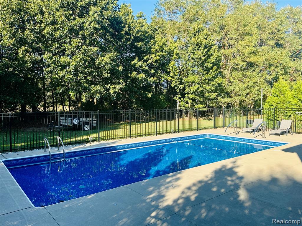 4584 Emu Drive, Pinckney, MI 48169 — Photo 32