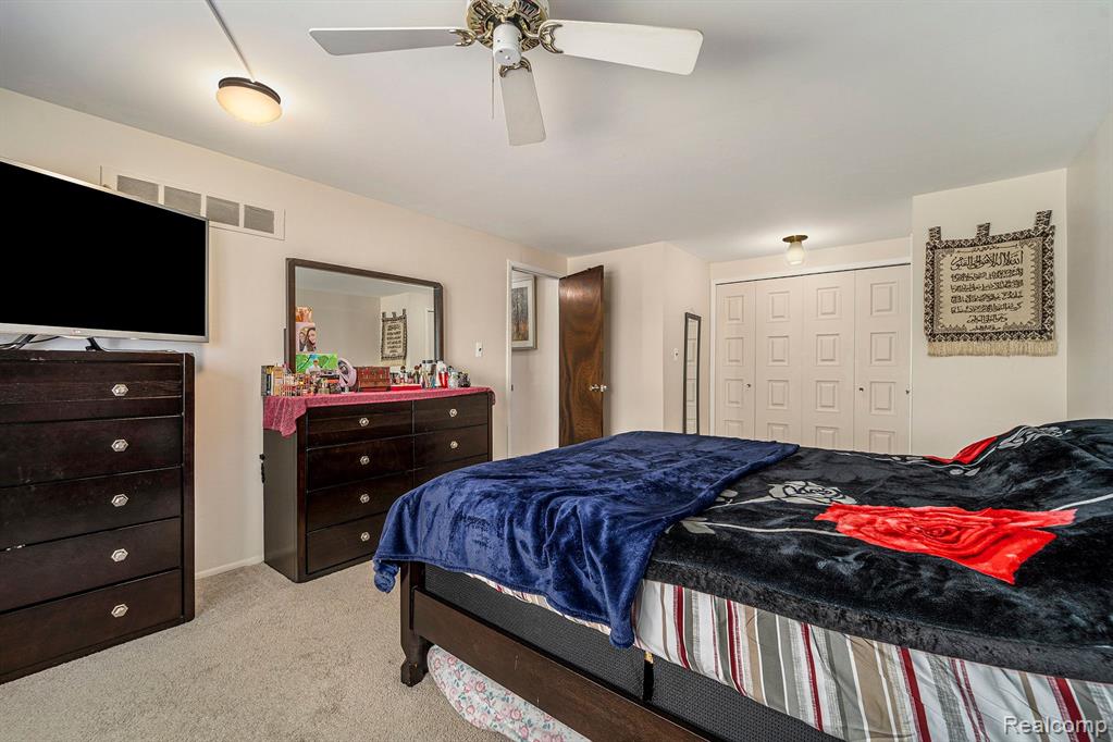 29972 CITY CENTER Drive, 3, Warren, MI 48093 — Photo 15