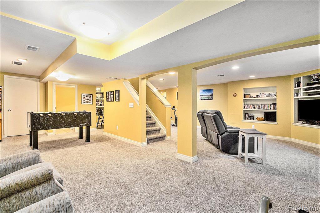 16155 WINCHESTER Drive, Northville, MI 48168 — Photo 35