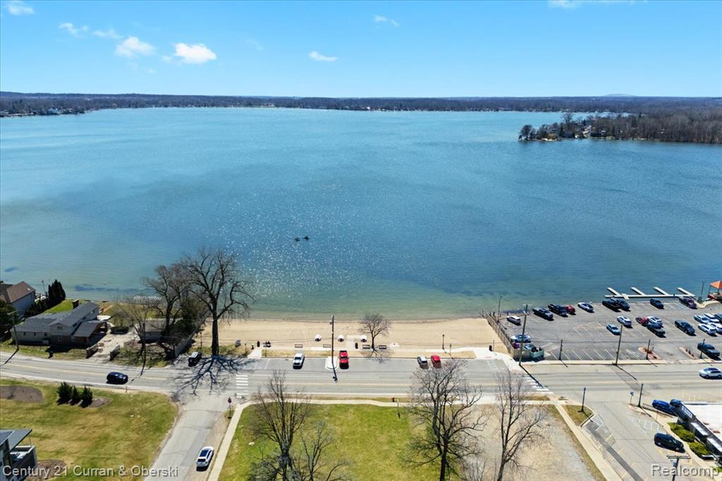 619 Winwood Circle, Walled Lake, MI 48390 — Photo 36