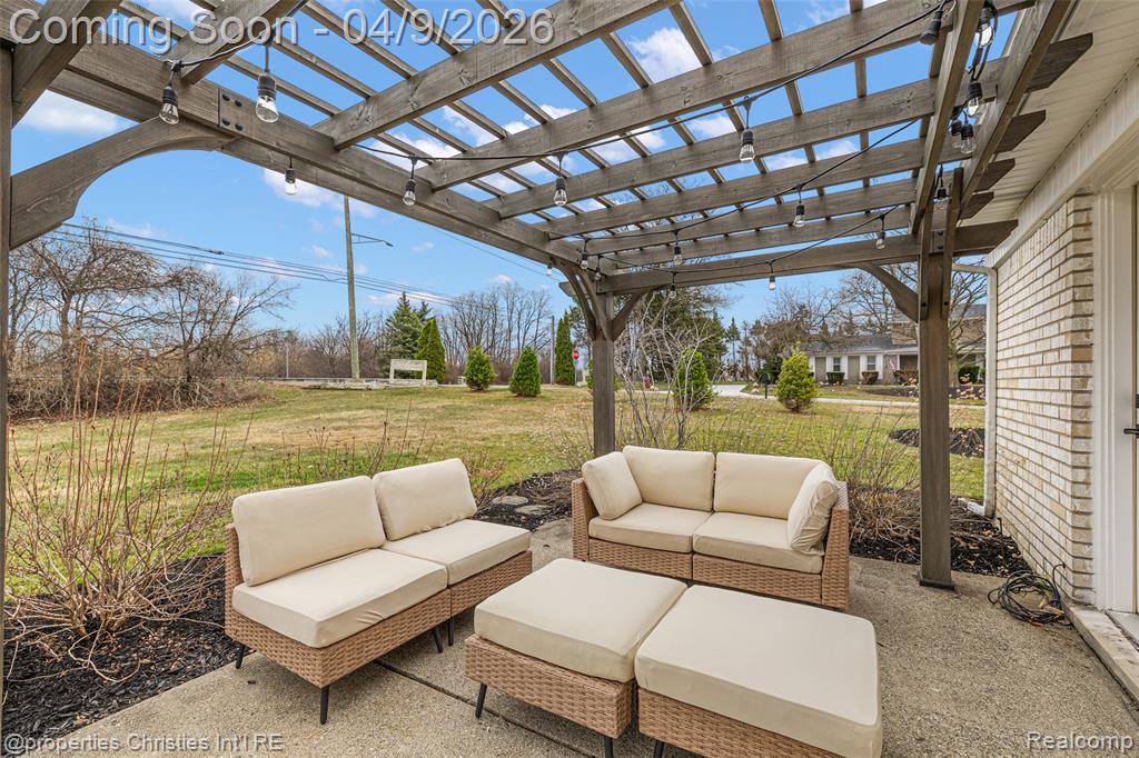 6273 Ledgeway Drive, West Bloomfield, MI — Photo 32