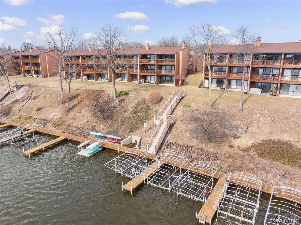 48041 BAYSHORE Drive, Belleville, MI 48111 — Photo 36