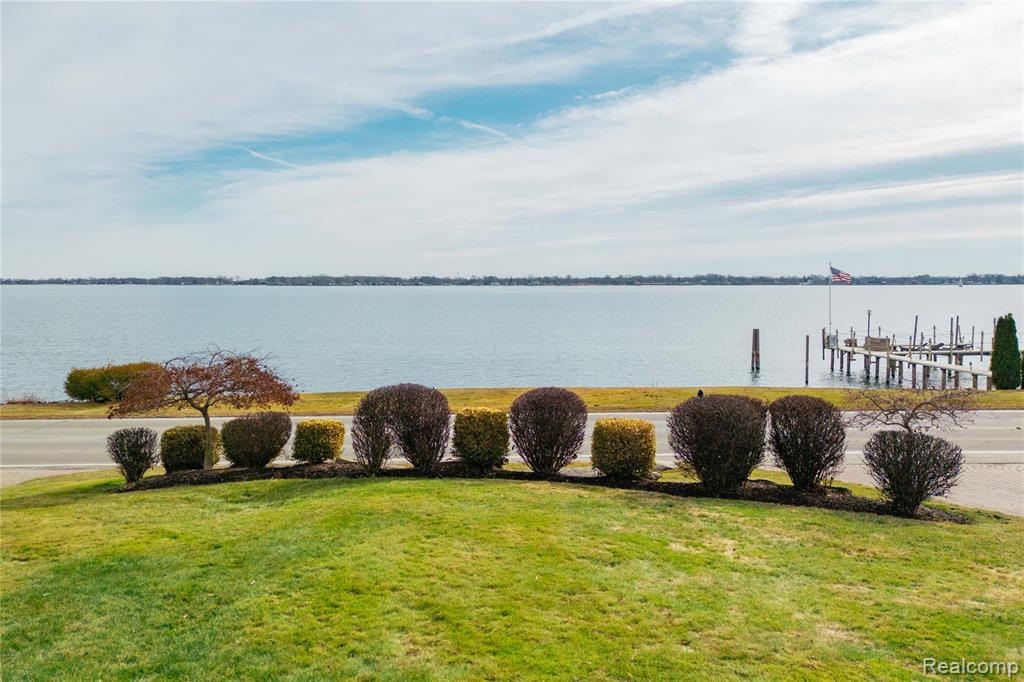 21774 East River Road, Grosse Ile, MI 48138 — Photo 6