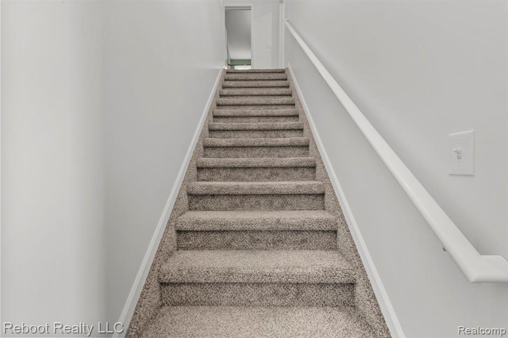 6555 Skylar Lane, Waterford, MI 48327 — Photo 12