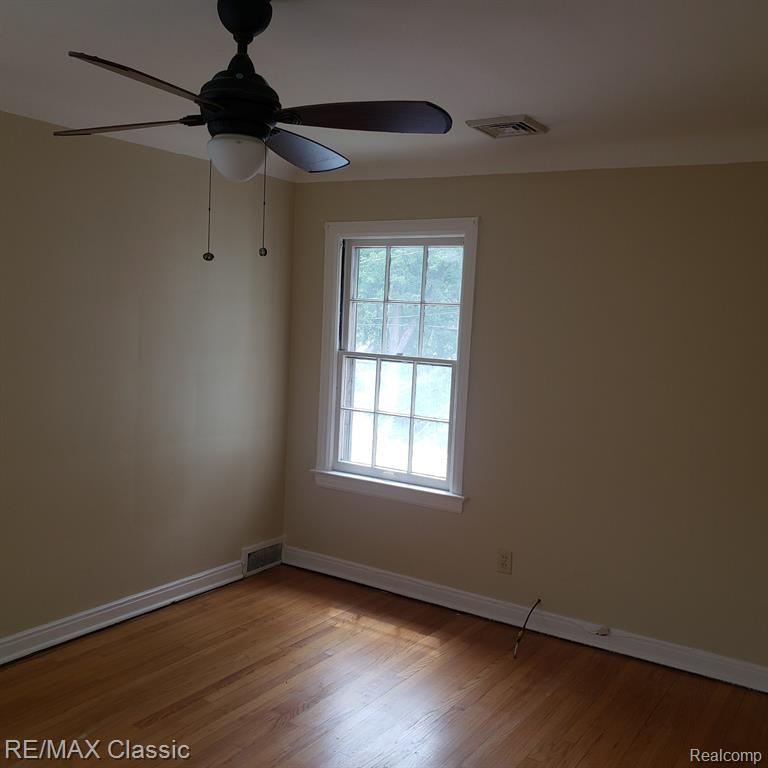 16215 and 16217 Greenview Avenue, Detroit, MI 48219 — Photo 13