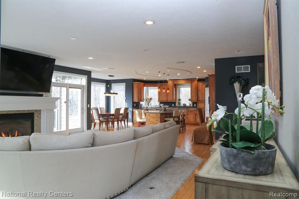 4888 INDIAN CREEK Drive, Jackson, MI 49201 — Photo 14