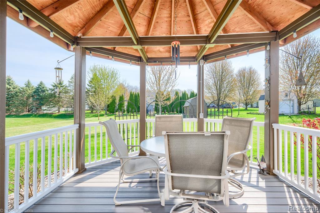 1447 Crystal Pond Drive, Davison, MI 48423 — Photo 11