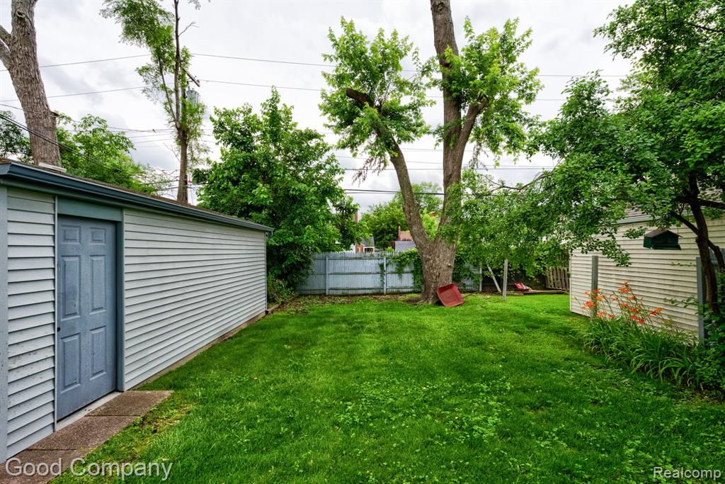1355 Harvard Road, Berkley, MI 48072 — Photo 37