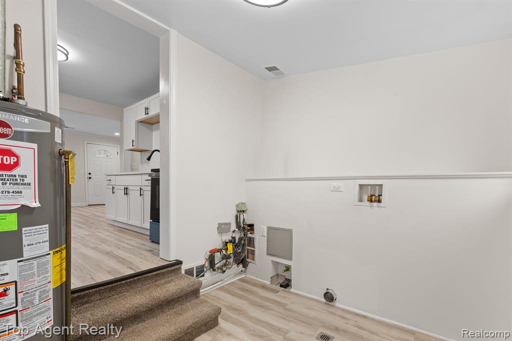 8684 LOZIER Avenue, Warren, MI 48089 — Photo 14