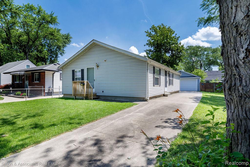 4995 Croissant Street, Dearborn Heights, MI 48125 — Photo 2