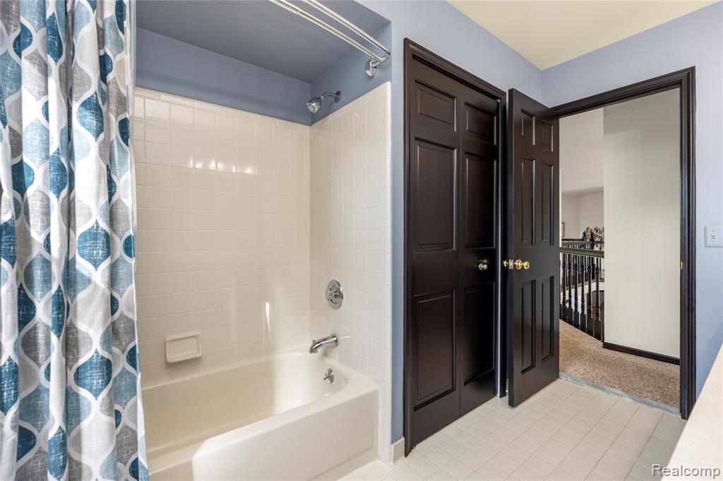 53961 Sutherland Court, Utica, MI 48316 — Photo 57