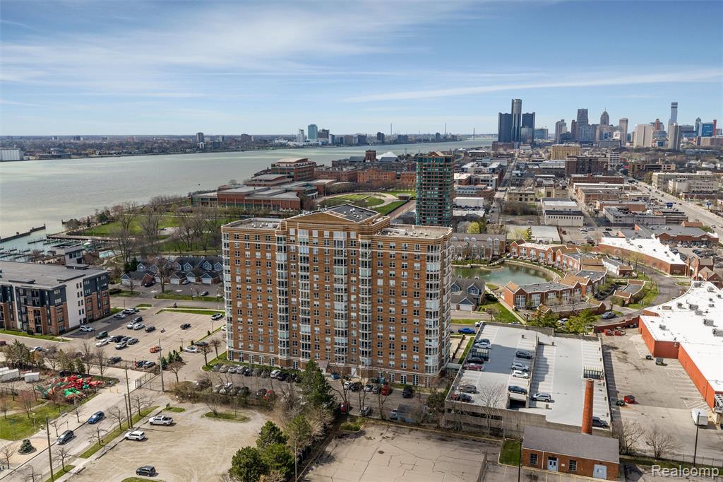 250 E Harbortown Drive, Detroit, MI 48207 — Photo 28