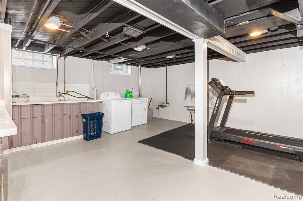 9644 NIVER Avenue, Allen Park, MI 48101 — Photo 19