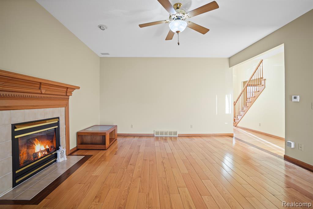 564 CHASSEUR Drive, Grand Blanc, MI 48439 — Photo 16
