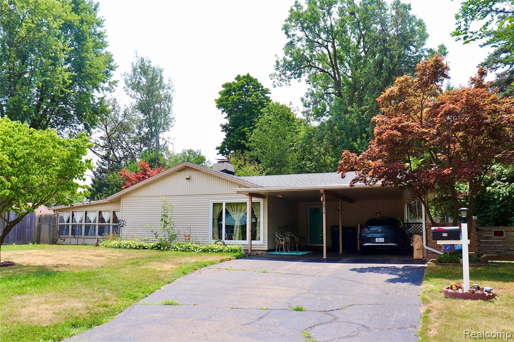 714 Country Club Lane, Flint, MI 48507