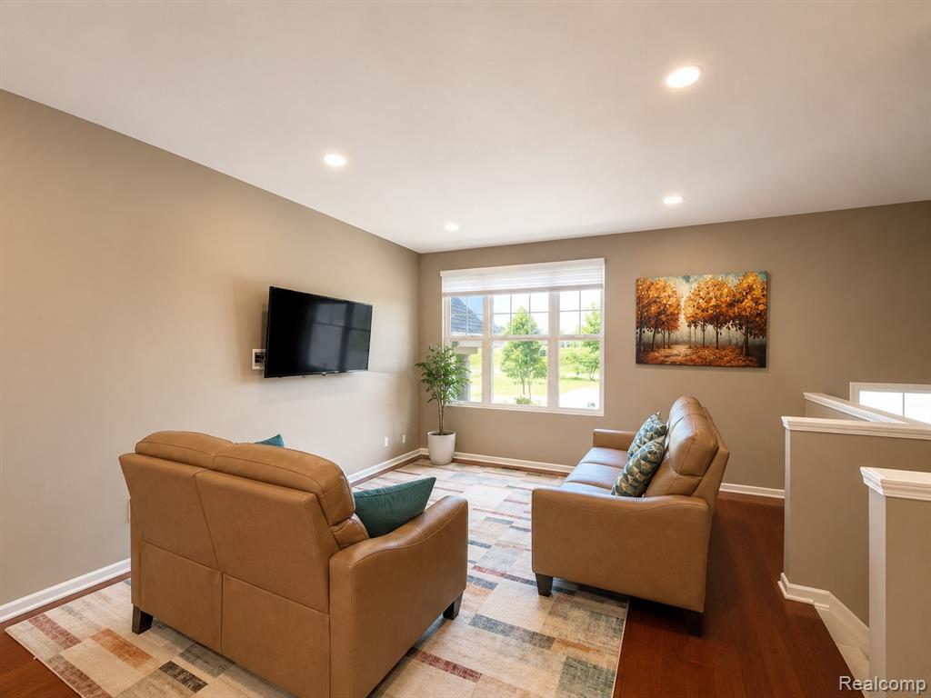 915 Barclay Circle, Rochester Hills, MI 48307 — Photo 4