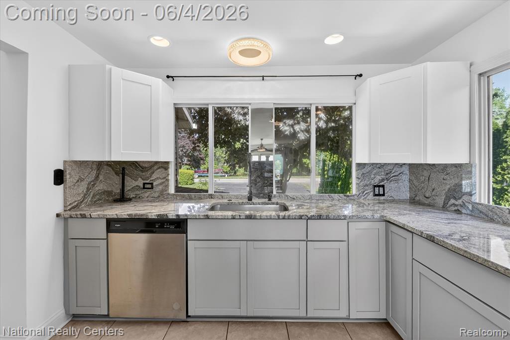 3946 Lakeshore Drive, Newport, MI 48166 — Photo 30