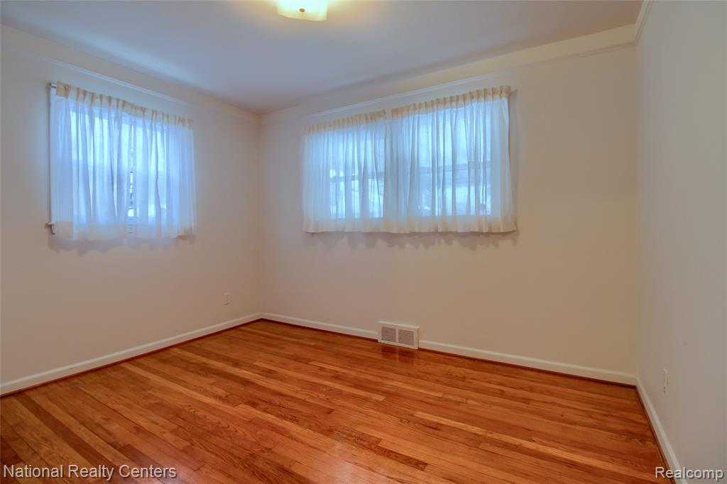 6511 Henry Ruff Road, Garden City, MI — Photo 19