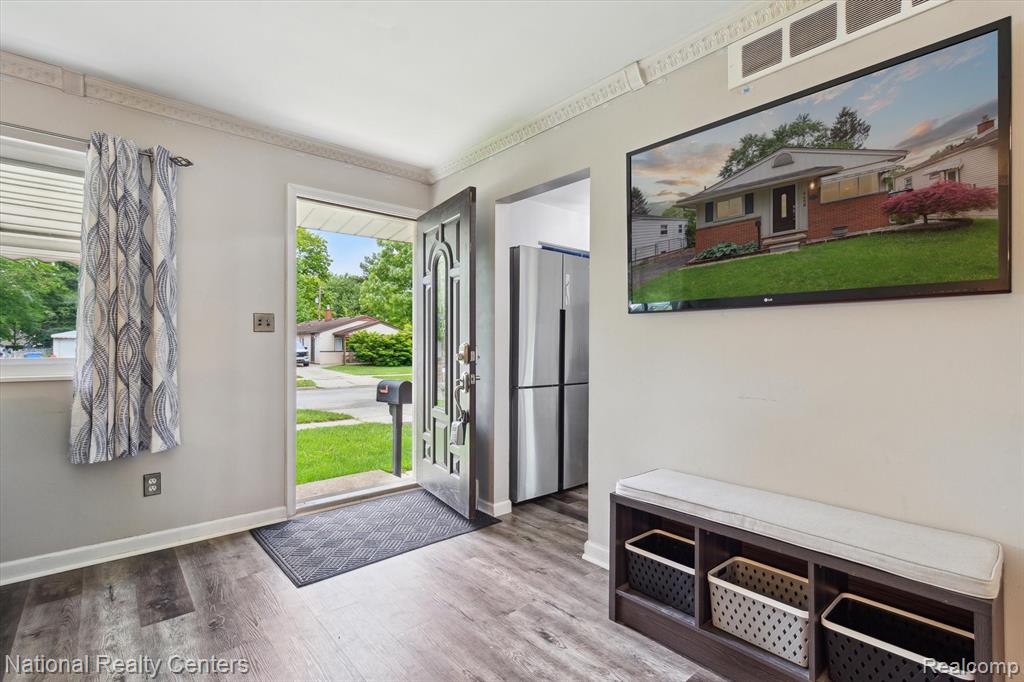 4458 Harding Street, Dearborn Heights, MI 48125 — Photo 13