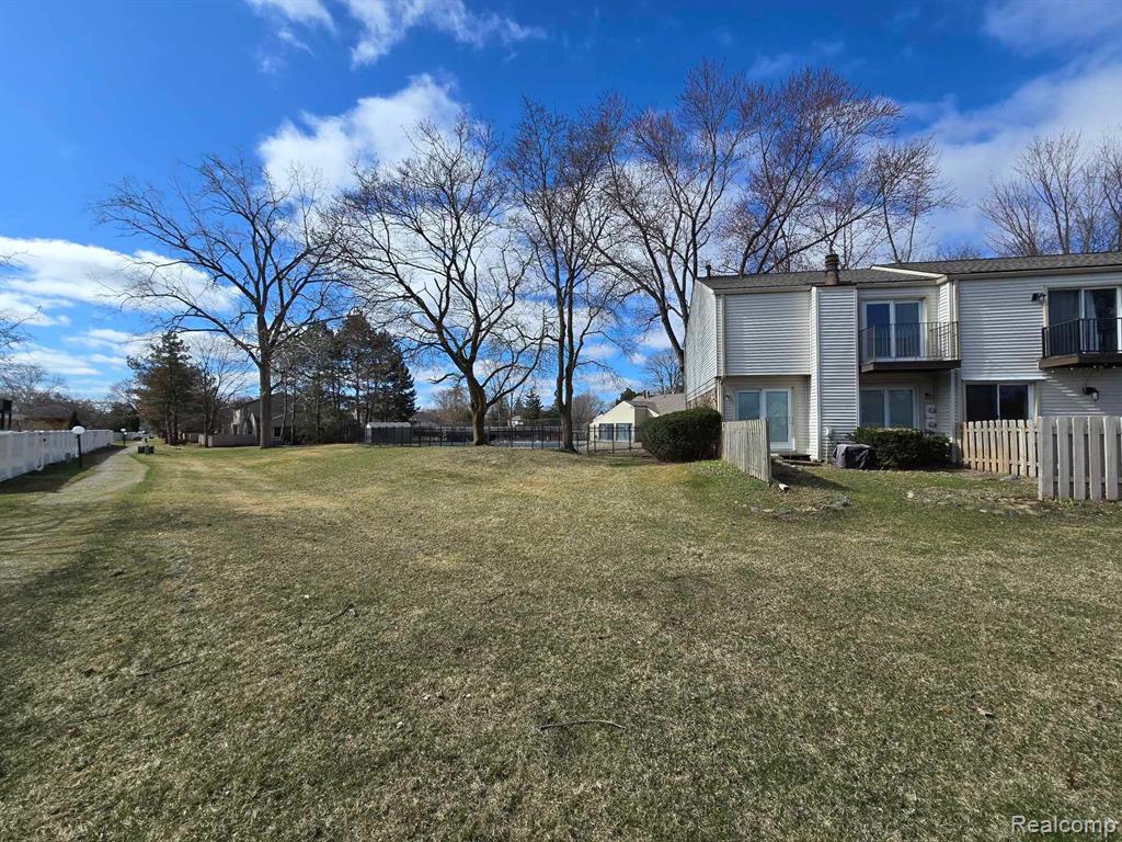 24450 BASHIAN Drive, Novi, MI — Photo 24
