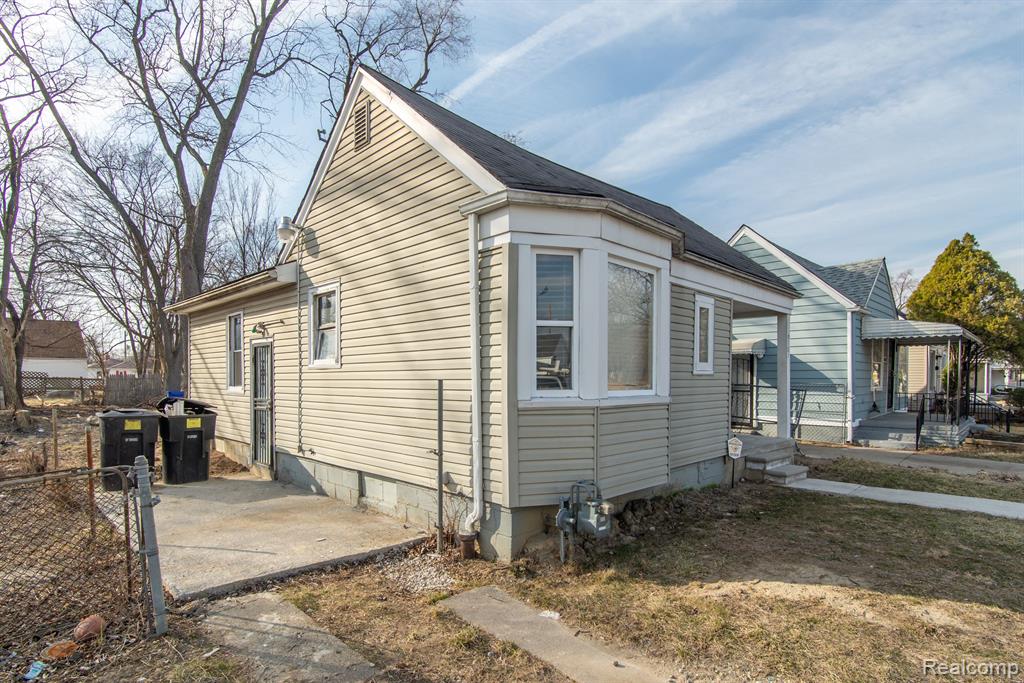 9101 HEYDEN Street, Detroit, MI 48228 — Photo 2
