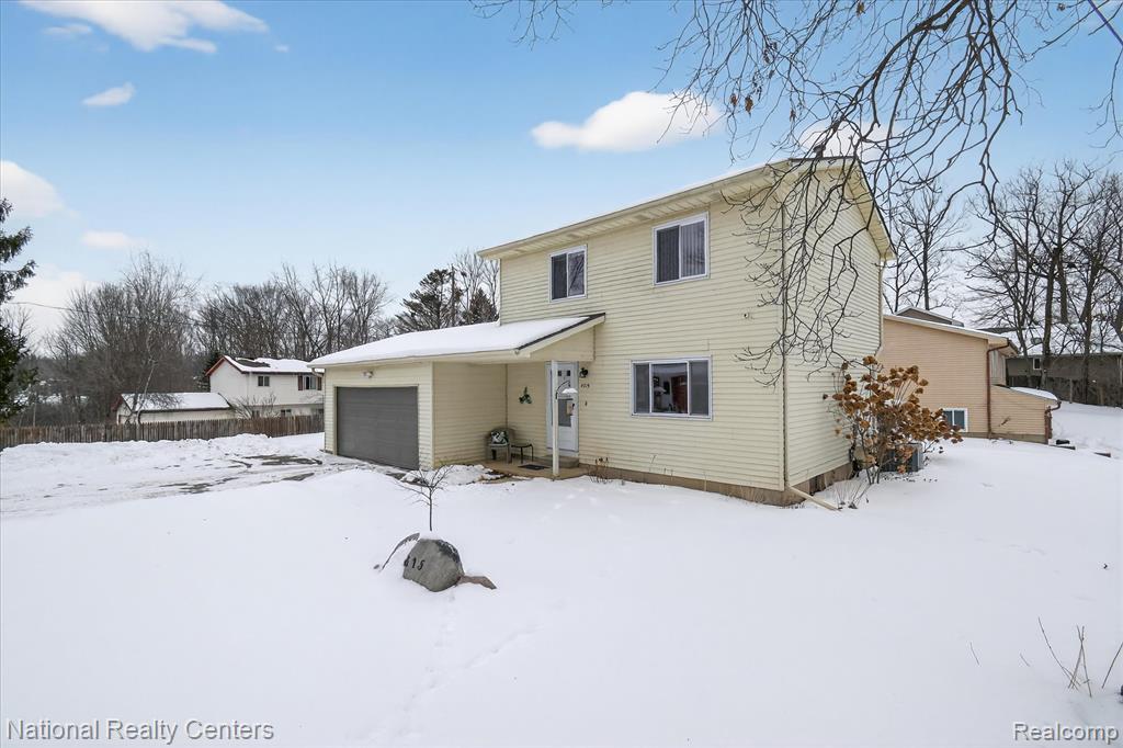 4315 Gale Drive, Howell, MI 48843 — Photo 2