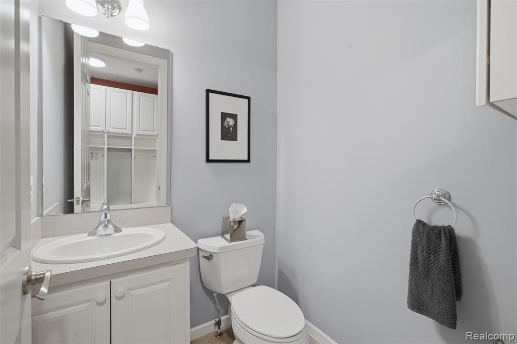 5110 Kitson Lane, West Bloomfield, MI 48324 — Photo 21