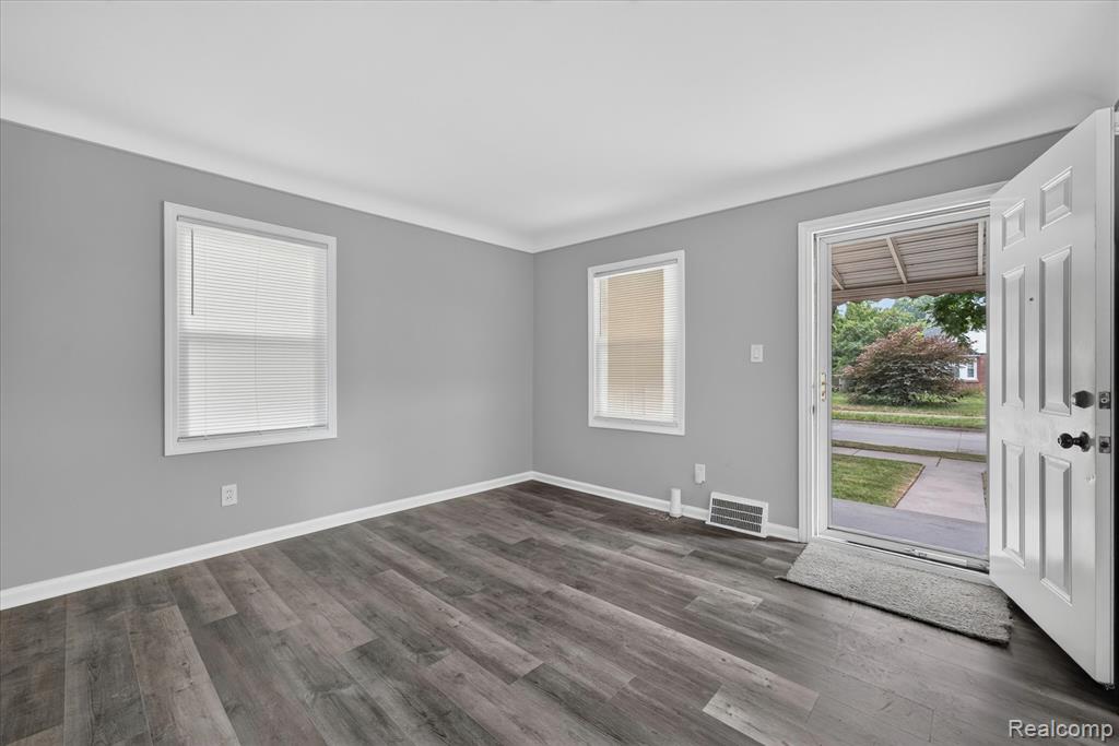 11548 Cardwell Street, Livonia, MI 48150 — Photo 4