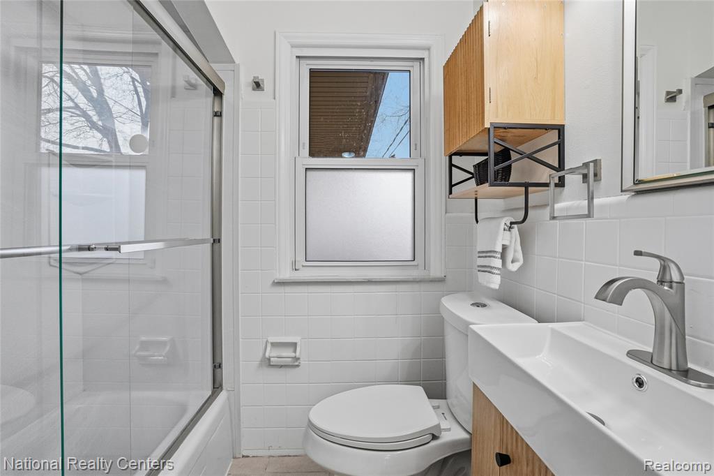 9376 Dixie, Redford, MI 48239 — Photo 19