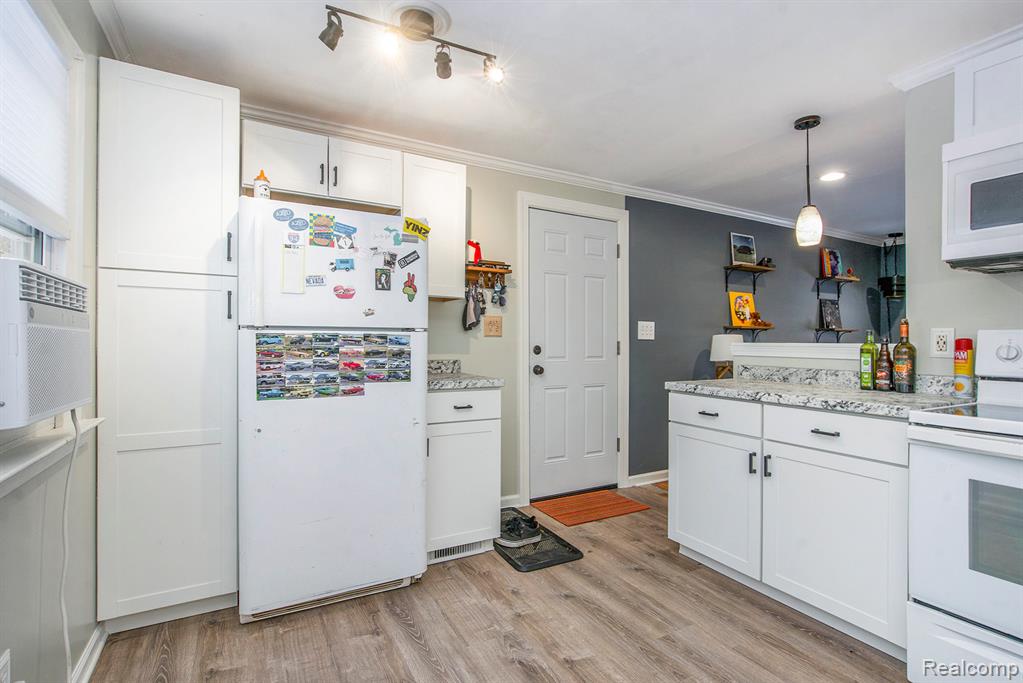 11 Metroview Court, Ann Arbor, MI 48108 — Photo 10