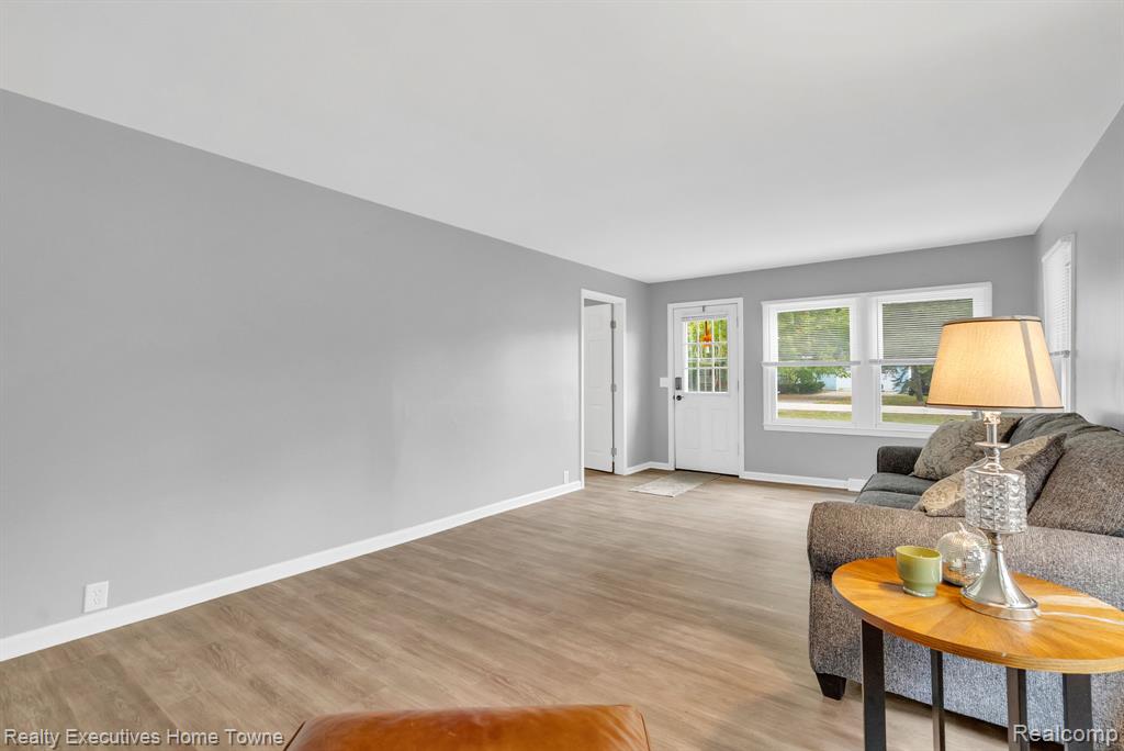 3932 Parker Road, Fort Gratiot, MI 48059 — Photo 8