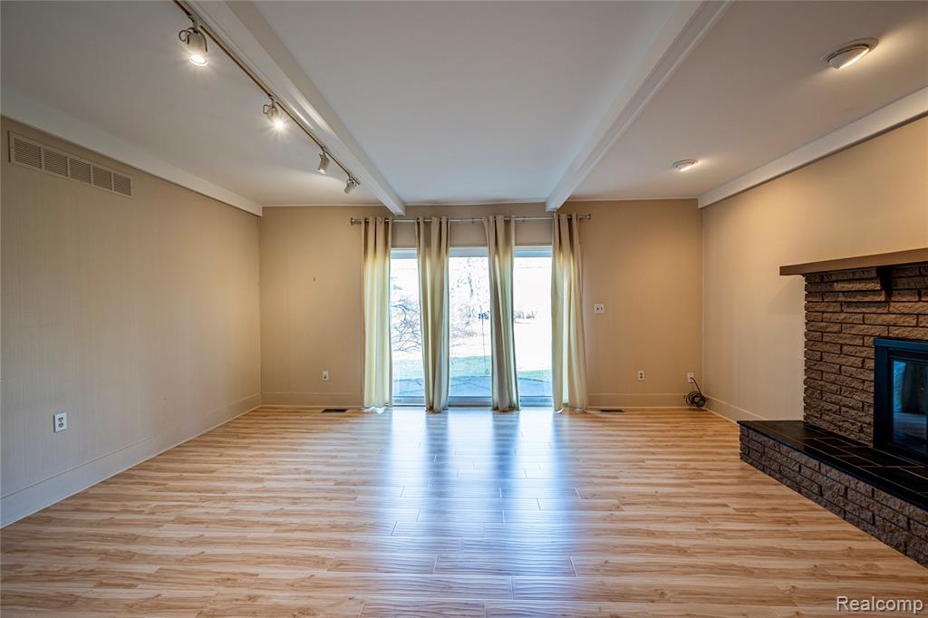 21660 Riverview Drive, Beverly Hills, MI 48025 — Photo 16
