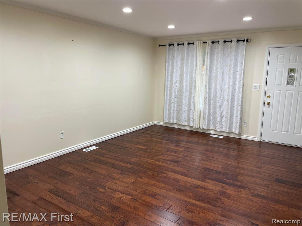 8401 18 Mile APT # 99 Road, Sterling Heights, MI 48313 — Photo 27