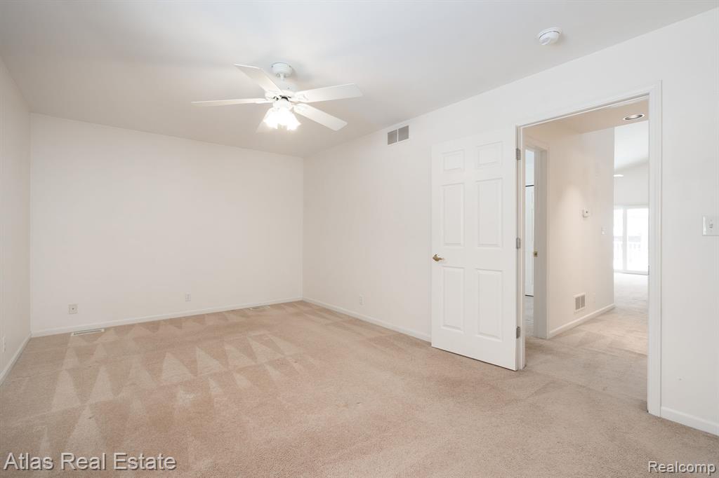 10200 Hawthorne Circle, Goodrich Vlg, MI — Photo 23