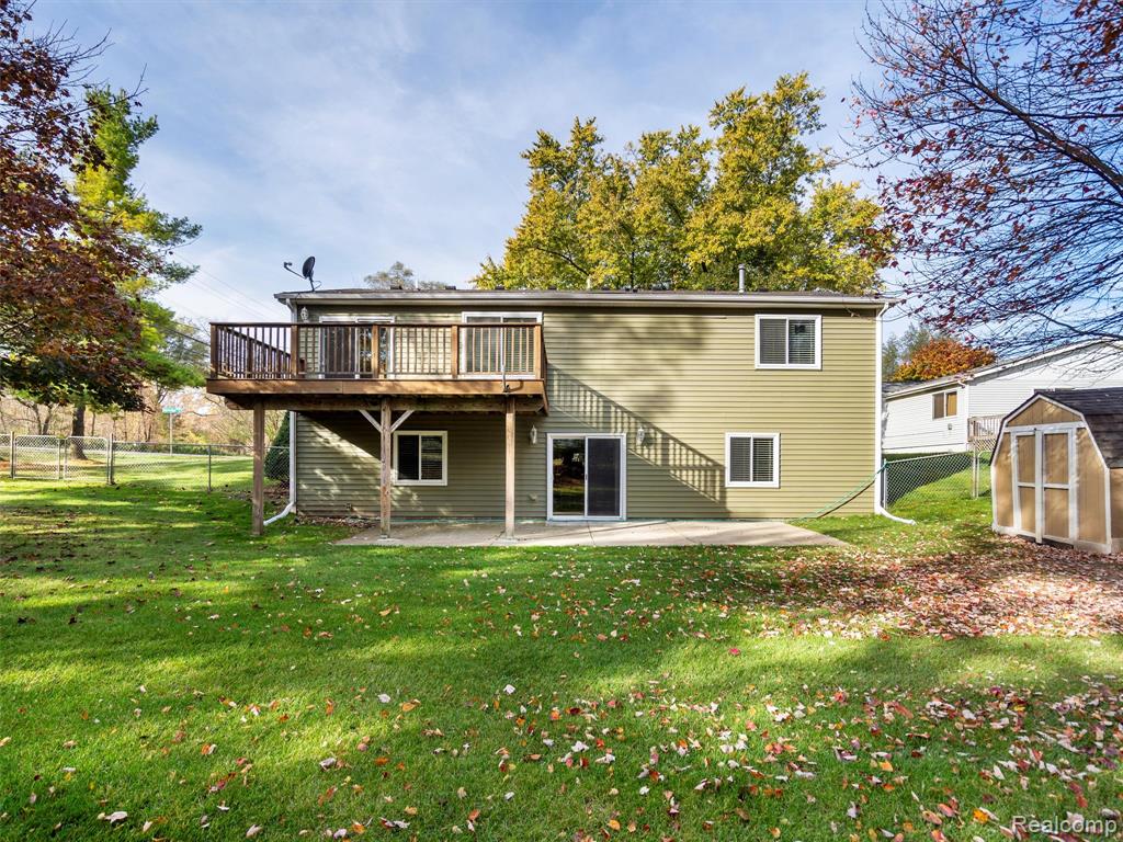 987 FAIRLEDGE Street, Lake Orion, MI 48362 — Photo 33