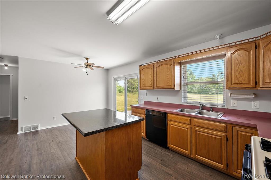 5714 Five Lakes Road, North Branch, MI 48461 — Photo 25