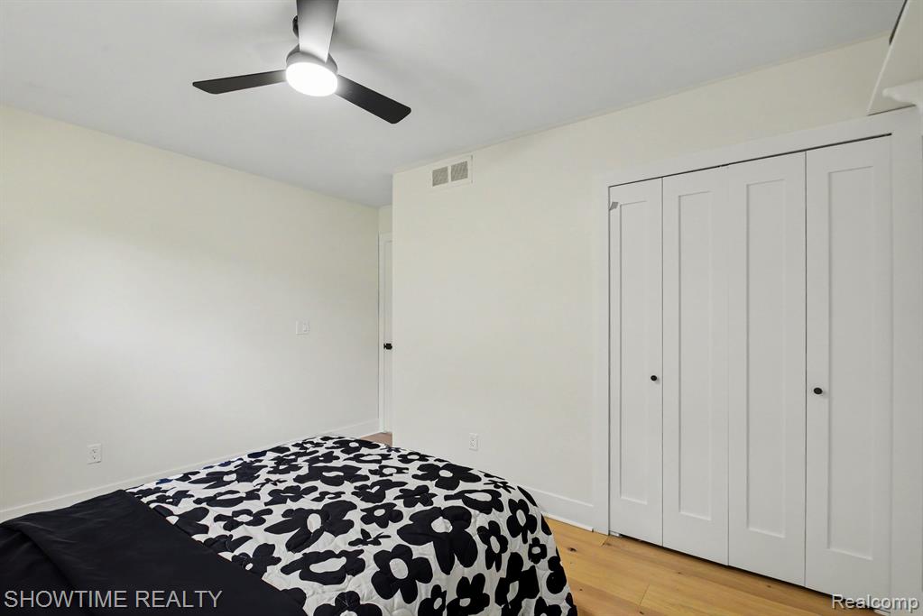 47726 Lexington Drive, Macomb, MI 48044 — Photo 17