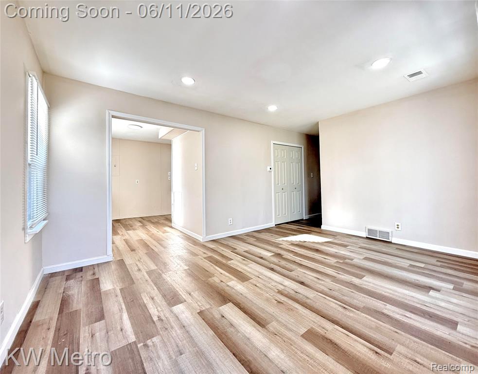 53 E Brickley Avenue, Hazel Park, MI 48030 — Photo 6