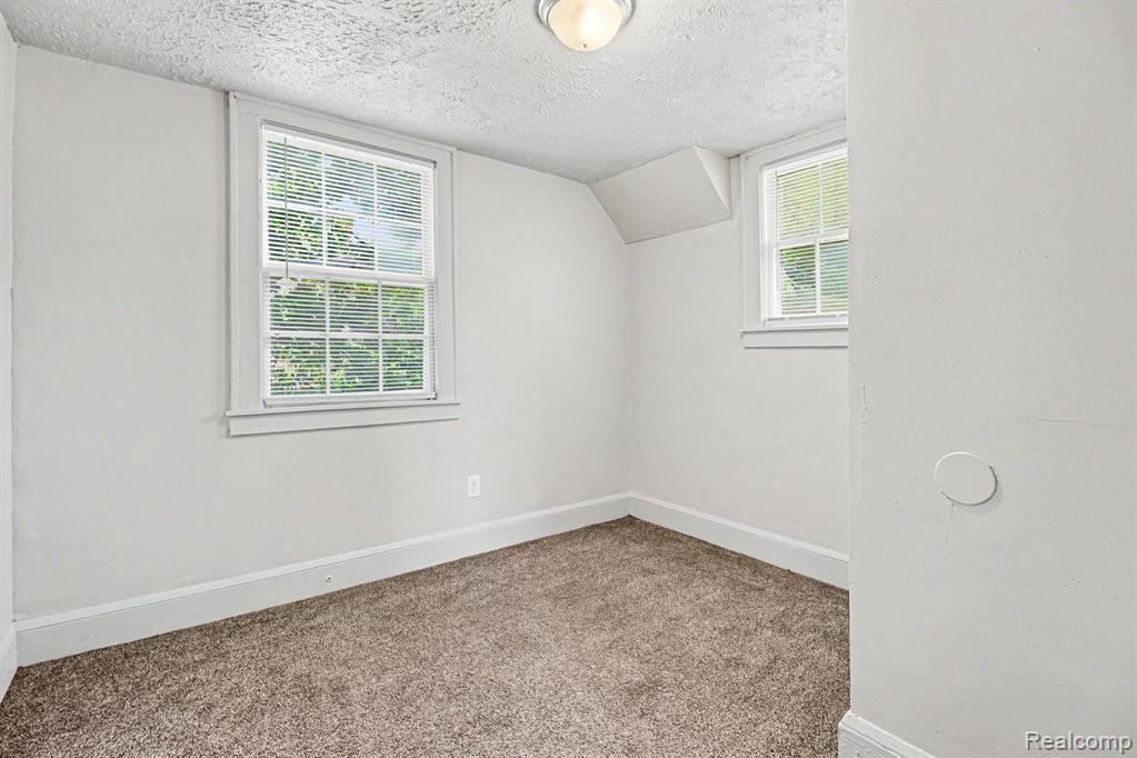680 N Perry Street, Pontiac, MI 48342 — Photo 14