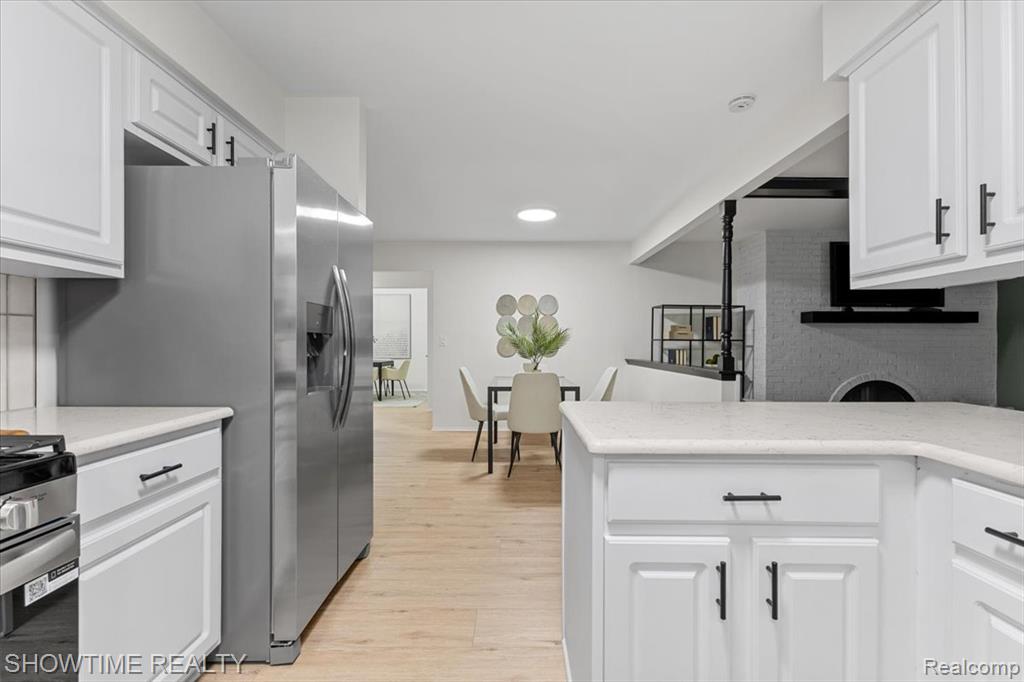 902 Longfellow Drive, Troy, MI 48085 — Photo 10