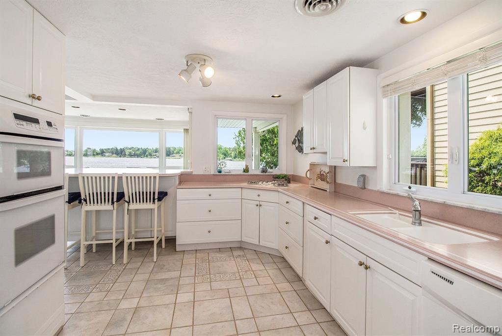 8428 Woodland Shore Drive, Brighton, MI 48114 — Photo 21