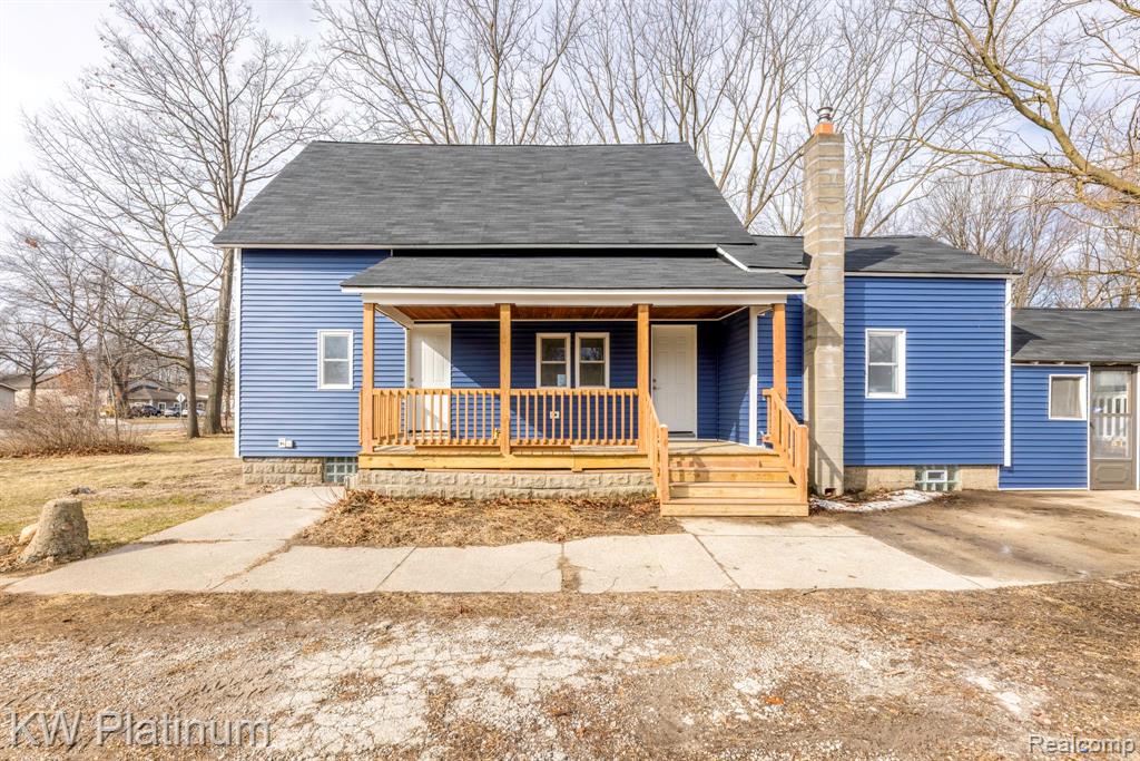 2819 Ravenswood Road, Port Huron, MI 48060 — Photo 2