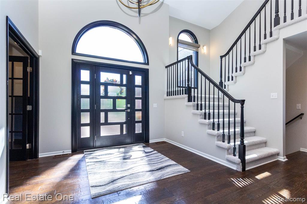 2 story Foyer entrance