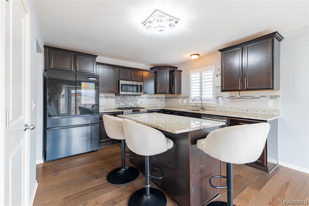 37421 Theresa Lane, New Boston, MI 48164 — Photo 16