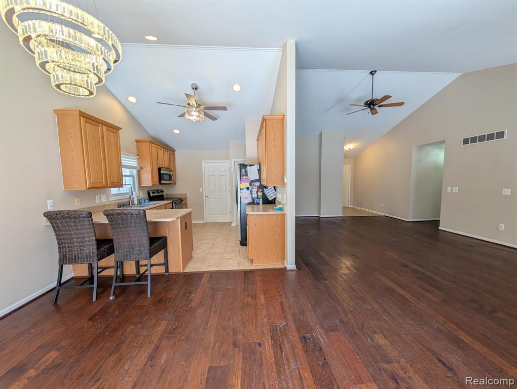 4090 Grand Oaks Trail, Burton, MI 48519 — Photo 11