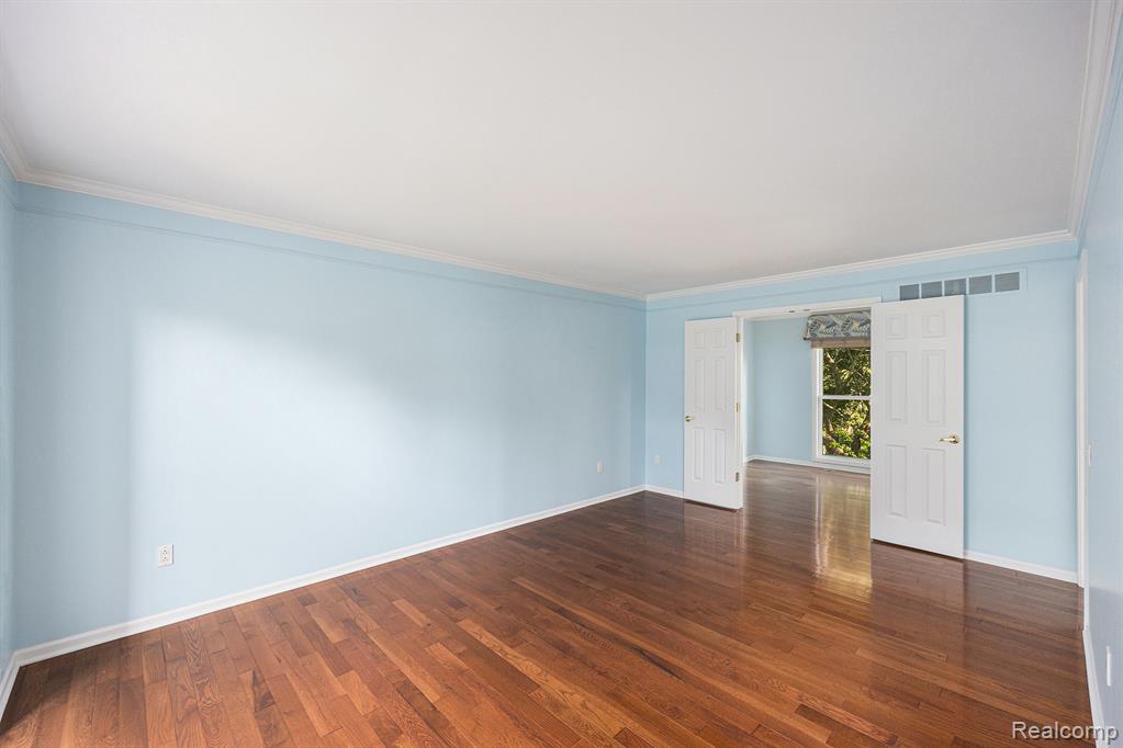 5686 Cherry Lane, West Bloomfield, MI 48324 — Photo 5