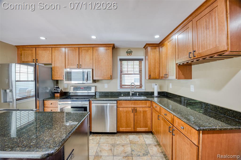 904 N Michigan Avenue, Howell, MI 48843 — Photo 2